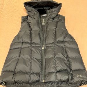 Under Armour - black hooded puffer vest - Large